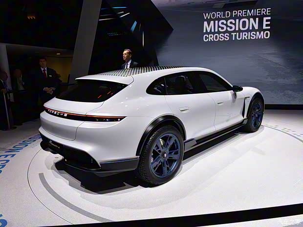 保時(shí)捷 Mission e 2018款 Cross Turismo