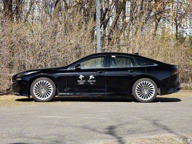 丰田(进口) Mirai 2023款 高配版 丰田(进口) Mirai 2023款 高配版