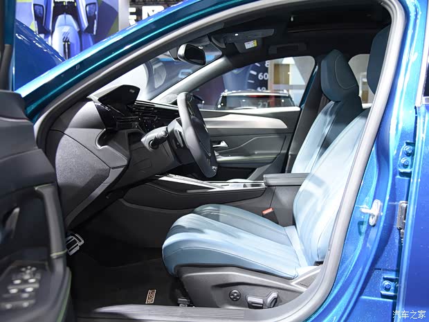 東風(fēng)標(biāo)致 標(biāo)致408X 2023款 高配版