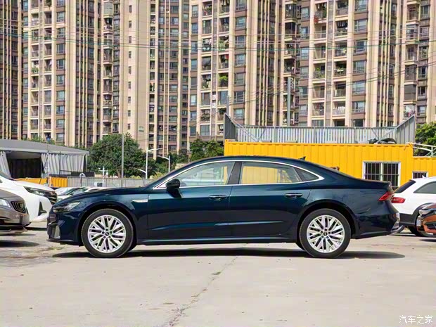 上汽奧迪 奧迪A7L 2024款 45TFSI S-line 筑夢(mèng)型 流晶套裝