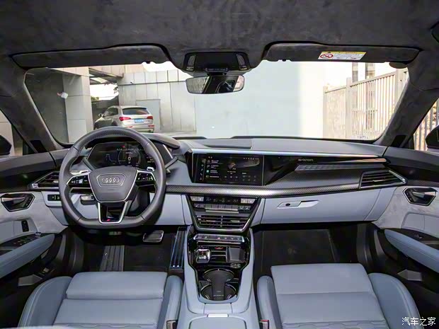 Audi Sport 奥迪RS e-tron GT 2023款 基本型 Audi Sport 奥迪RS e-tron GT 2023款 基本型