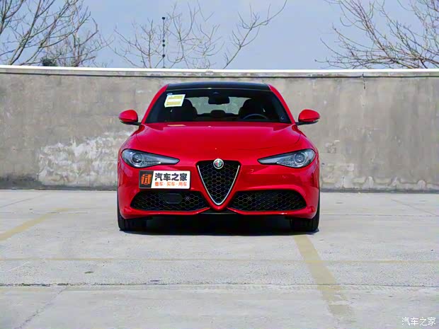 阿爾法·羅密歐 Giulia 2022款 2.0T 280HP Ti 駕控版