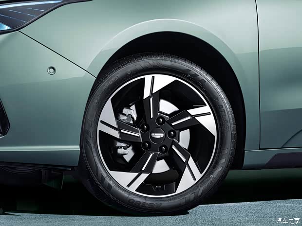 几何汽车 几何G6 2022款 基本型 几何汽车 几何G6 2022款 基本型