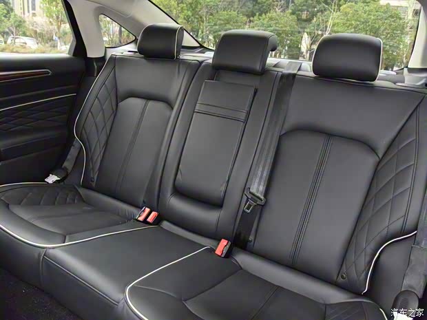 长安福特 蒙迪欧Energi 2018款 2.0 PHEV 智尊旗舰型 长安福特 蒙迪欧Energi 2018款 2.0 PHEV 智尊旗舰型