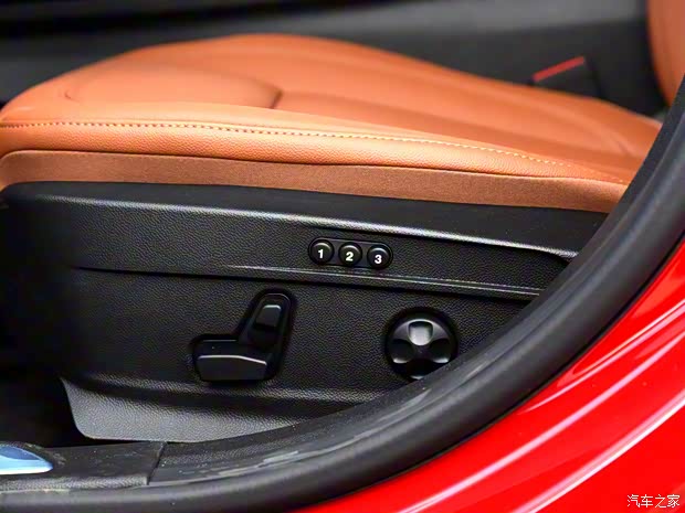 阿爾法·羅密歐 Giulia 2022款 2.0T 280HP Ti 駕控版