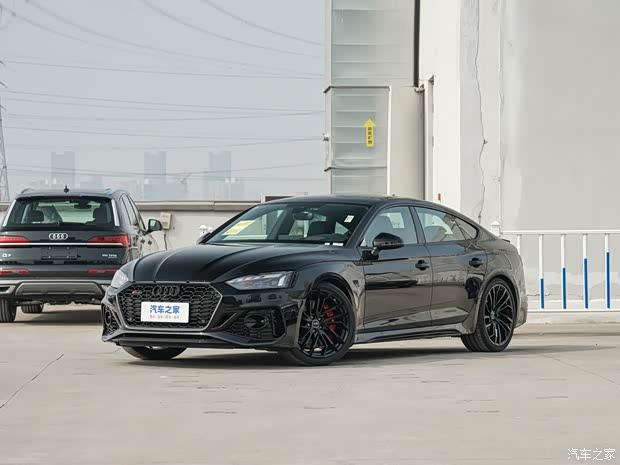 Audi Sport 奧迪RS 5 2023款 RS 5 2.9T Sportback 黑曜版
