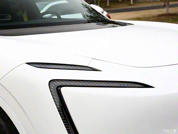 阿维塔科技 阿维塔11 2022款 长续航双电机奢享版 4座 阿维塔科技 阿维塔11 2022款 长续航双电机奢享版 4座