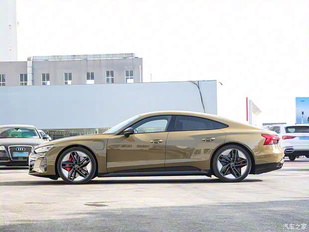 Audi Sport 奥迪RS e-tron GT 2023款 基本型 Audi Sport 奥迪RS e-tron GT 2023款 基本型