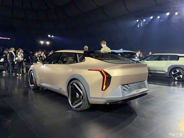 起亞(進(jìn)口) 起亞EV4 2024款 基本型