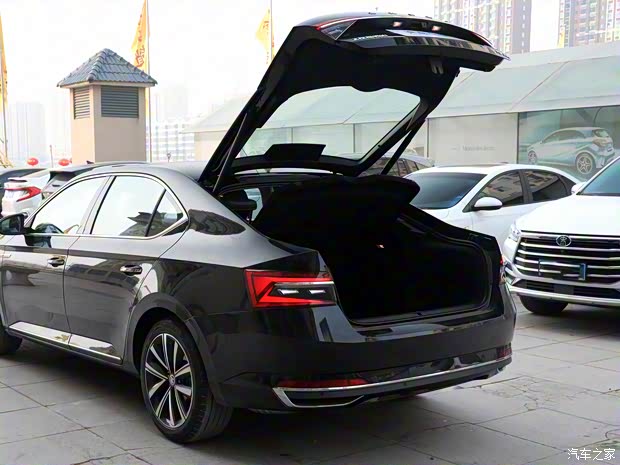 上汽大众斯柯达 速派 2023款 改款 TSI330 DSG奢享版 上汽大众斯柯达 速派 2023款 改款 TSI330 DSG奢享版