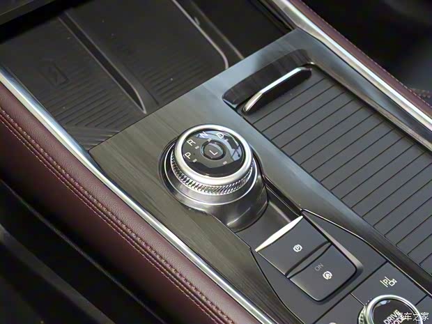 长安福特 探险者 2023款 EcoBoost 285 四驱钛金版 7座 长安福特 探险者 2023款 EcoBoost 285 四驱钛金版 7座