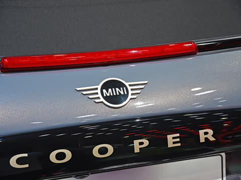 2025款 2.0T COOPER S CABRIO 白日星尘限定配色 2025款 2.0T COOPER S CABRIO 白日星尘限定配色