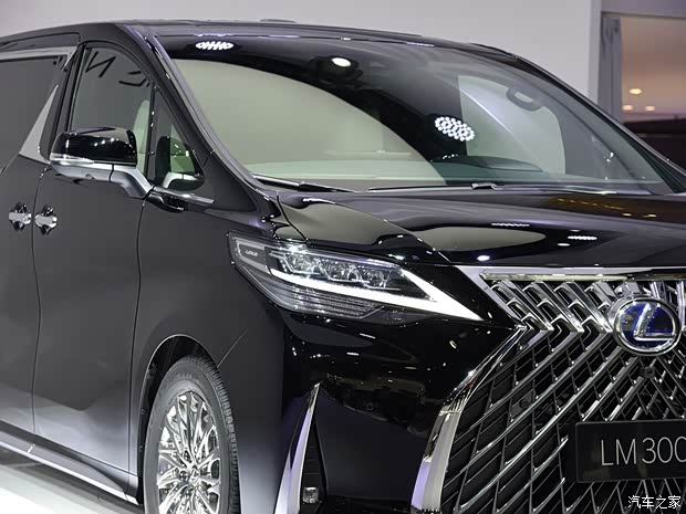 雷克萨斯 雷克萨斯LM 2020款 300h 四座御世版