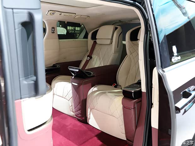 騰勢(shì)汽車(chē) 騰勢(shì)D9 2023款 PREMIER 創(chuàng)始版