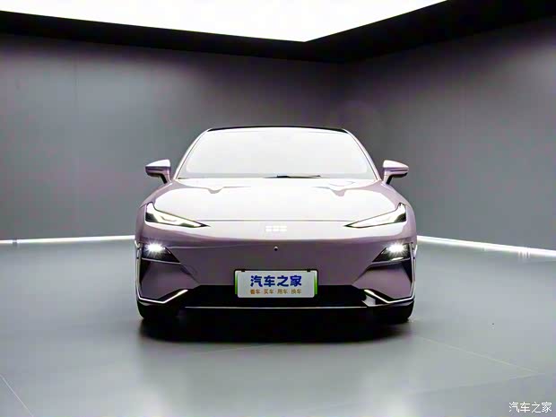 吉利汽车 银河E8 2024款 665km 星舰 智驾版 吉利汽车 银河E8 2024款 665km 星舰 智驾版
