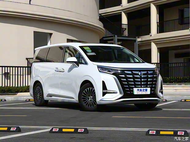 騰勢汽車 騰勢D9 2022款 DM-i 970 四驅(qū)尊榮型