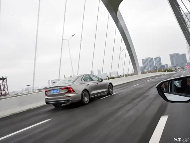 沃爾沃亞太 沃爾沃S60 2020款 T4 智遠(yuǎn)豪華版