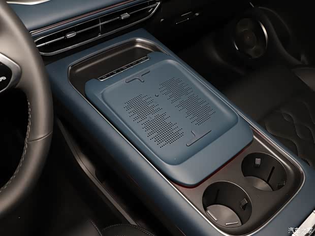 嵐圖汽車 嵐圖FREE 2024款 超長續(xù)航增程智駕版