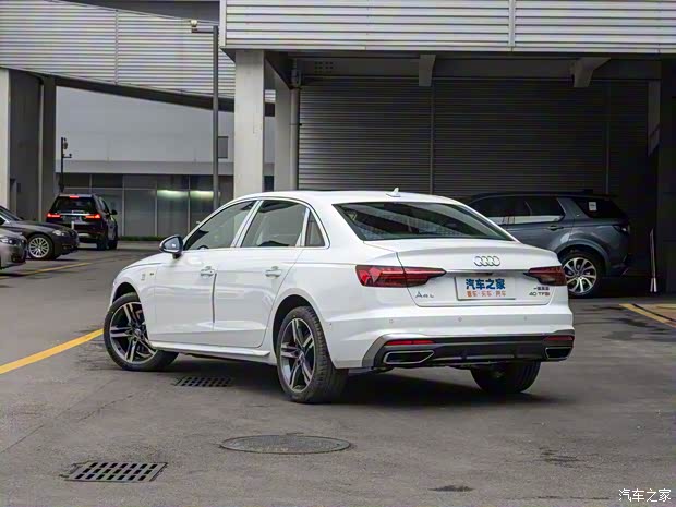 一汽-大众奥迪 奥迪A4L 2022款 40 TFSI 豪华动感型