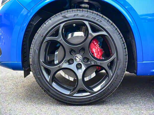 阿爾法·羅密歐 Stelvio 2022款 Veloce