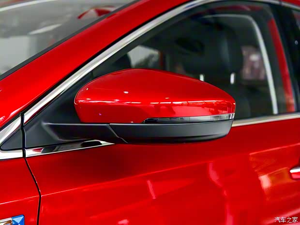 上汽集團(tuán) 榮威i6 2019款 PLUS 1.6L CVT 4G互聯(lián)榮耀旗艦版