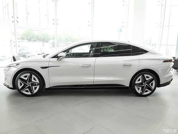 飞凡汽车 飞凡F7 2023款 低配版 飞凡汽车 飞凡F7 2023款 低配版