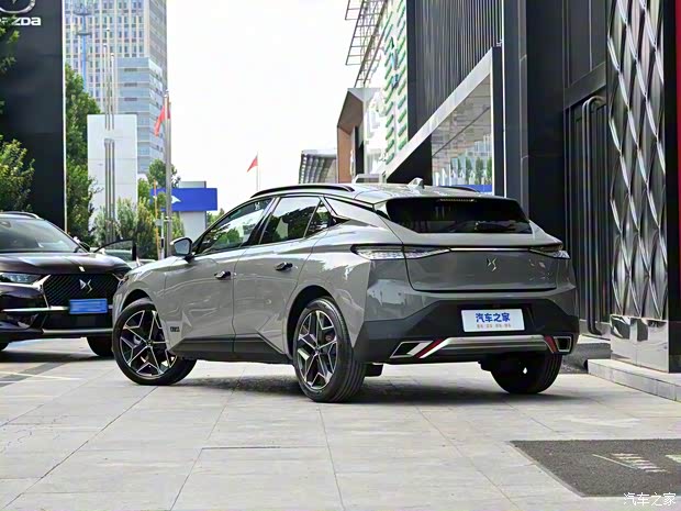 DS(进口) DS 4 2023款 1.6T 基本型 DS(进口) DS 4 2023款 1.6T 基本型