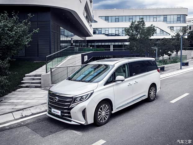 广汽乘用车 传祺M8 2021款 大师系列 390T 尊贵版 广汽乘用车 传祺M8 2021款 大师系列 390T 尊贵版