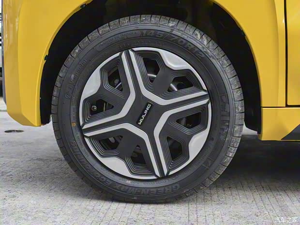 上汽通用五菱 五菱NanoEV 2021款 高配版