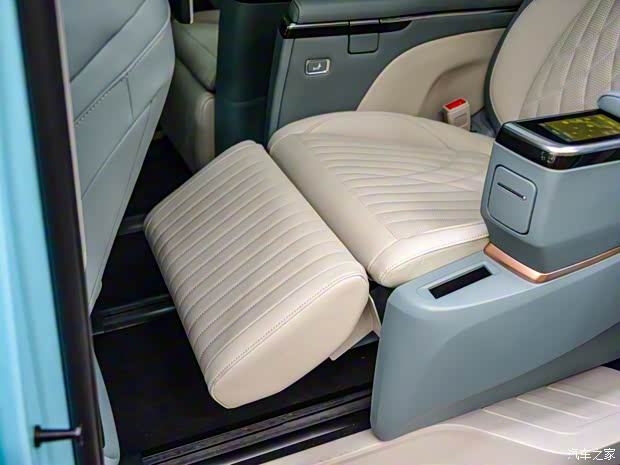 上汽大通 上汽大通MAXUS MIFA 9 2022款 錦繡高山