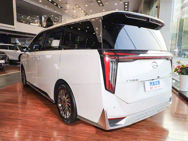 廣汽乘用車 傳祺M8新能源 2024款 2.0TM 插電混動(dòng)基本型