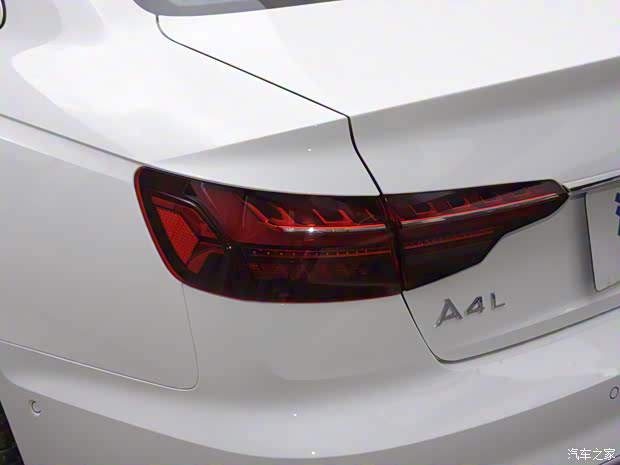 一汽-大众奥迪 奥迪A4L 2022款 40 TFSI 豪华动感型