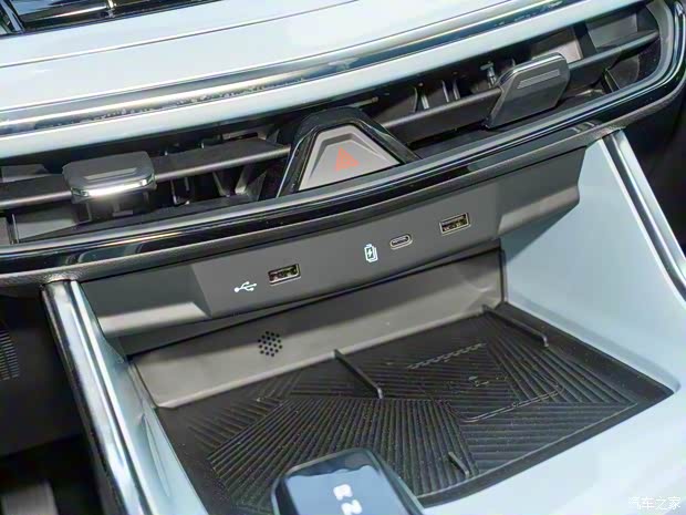 吉利汽車 嘉際 2023款 嘉際L 1.5TD DCT尊貴型