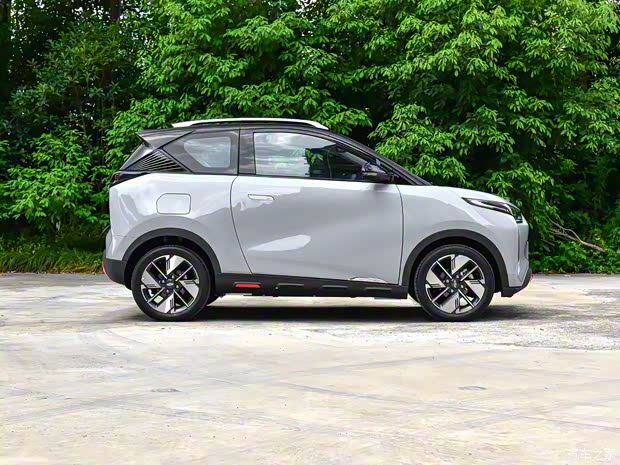 奇瑞新能源 奇瑞QQ無界Pro 2022款 408km 魔獸版