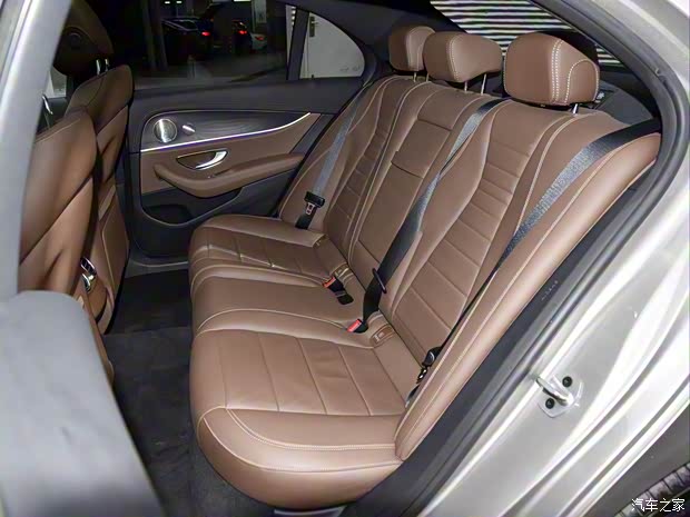 奔驰(进口) 奔驰E级(进口) 2021款 改款 E 300 运动版 奔驰(进口) 奔驰E级(进口) 2021款 改款 E 300 运动版