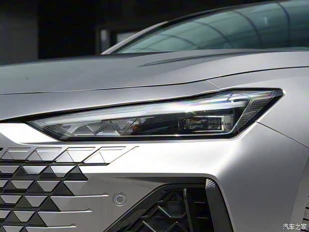 長(zhǎng)安汽車 長(zhǎng)安UNI-V 2022款 2.0T 運(yùn)動(dòng)版