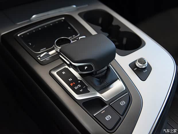 奥迪(进口) 奥迪Q7 2019款 45 TFSI 舒适型