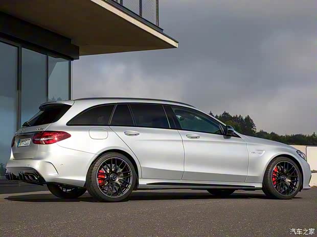 梅赛德斯-AMG 奔驰C级AMG 2019款 AMG C 63 S Estate