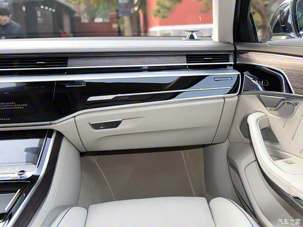 奥迪(进口) 奥迪A8 2022款 A8L Horch创始人版 传奇型