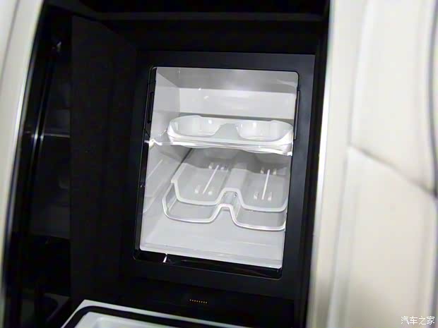 奥迪(进口) 奥迪A8 2022款 A8L Horch创始人版 奥迪(进口) 奥迪A8 2022款 A8L Horch创始人版