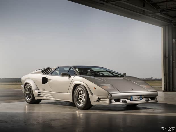 兰博基尼 Countach 1989款 25th Anniversary 兰博基尼 Countach 1989款 25th Anniversary