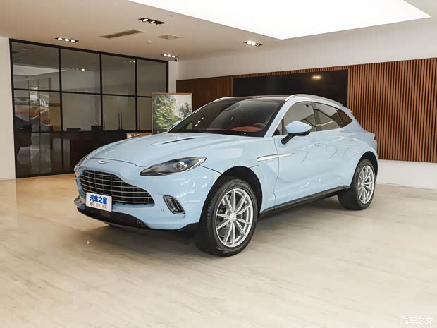 阿斯顿·马丁 阿斯顿·马丁DBX 2023款 3.0T STRAIGHT-SIX