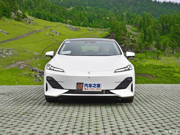 長(zhǎng)安深藍(lán) 長(zhǎng)安深藍(lán)SL03 2022款 增程版 試裝車