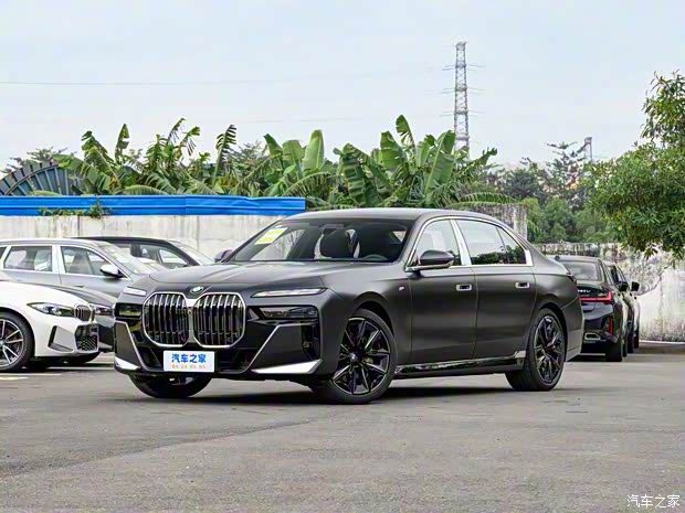 寶馬(進(jìn)口) 寶馬7系 2023款 改款 740Li 尊享型 M運(yùn)動(dòng)套裝