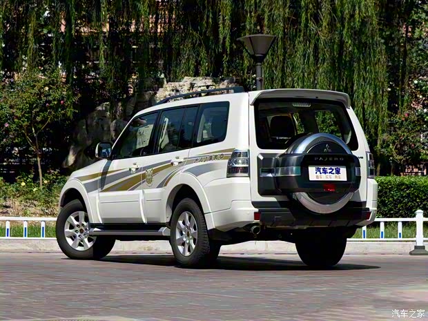 三菱(进口) 帕杰罗(进口) 2020款 3.0L 自动舒适版