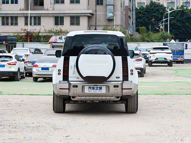 路虎(進(jìn)口) 路虎衛(wèi)士 2023款 130 3.0T P400 HSE