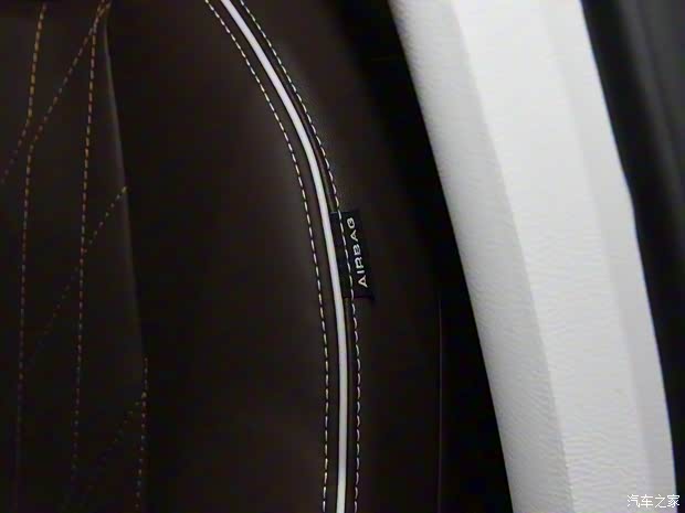 上汽通用別克 別克GL8 2021款 陸上公務(wù)艙 652T 謙雅定制版