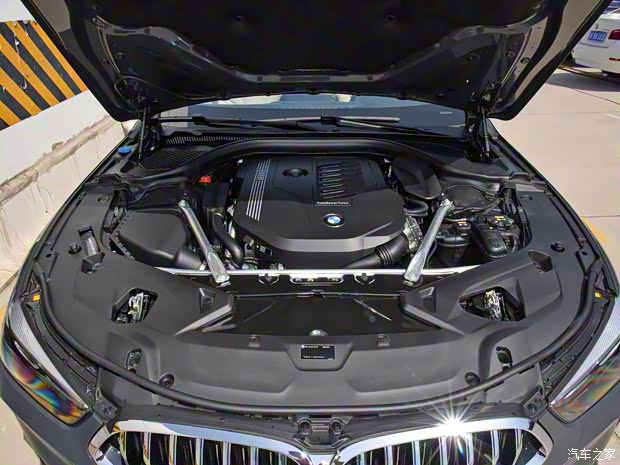 寶馬(進(jìn)口) 寶馬8系 2019款 840i 敞篷轎跑車 M運(yùn)動(dòng)套裝