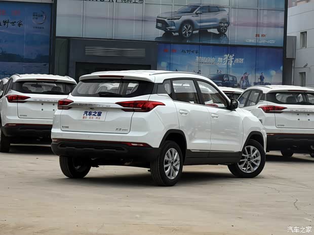 BEIJING汽车 BEIJING-X3 2020款 1.5T 手动荣耀版PLUS