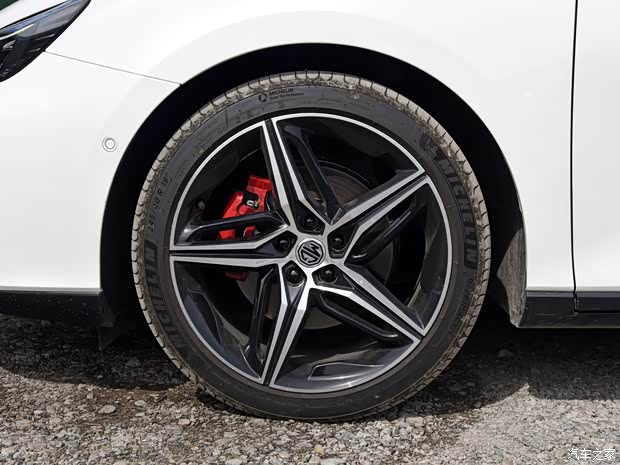 上汽集团 MG7 2023款 2.0T Trophy+激擎耀世版 上汽集团 MG7 2023款 2.0T Trophy+激擎耀世版